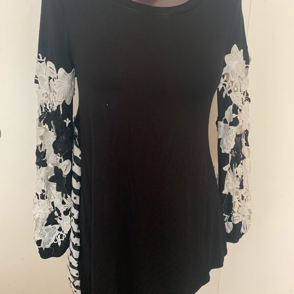 Spence crochet lace sleeves blouse size xl